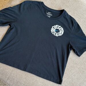 Nike Women’s blacks cropped tee